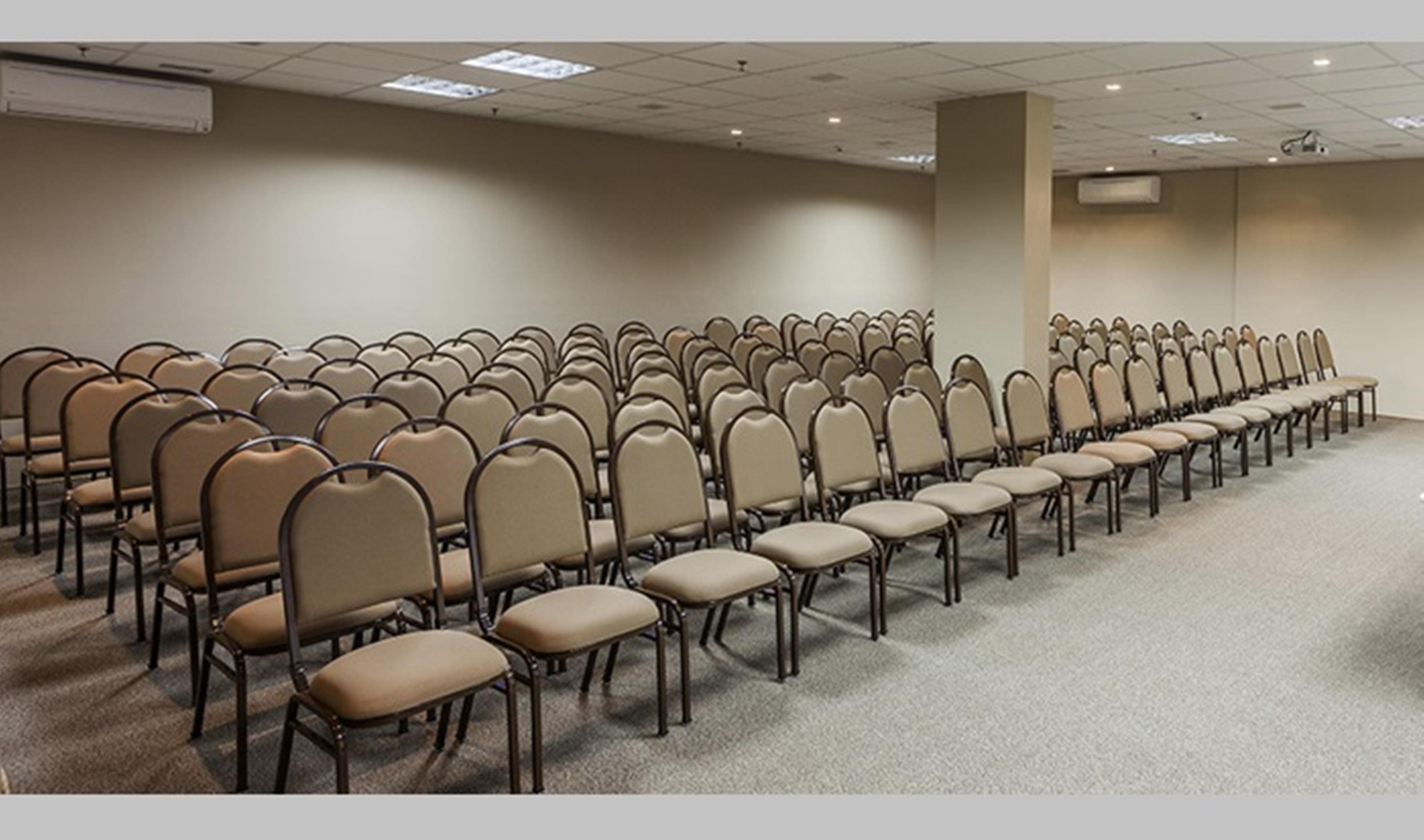Jade Hotel Brasilia Candangolandia Eksteriør billede Banquet chairs