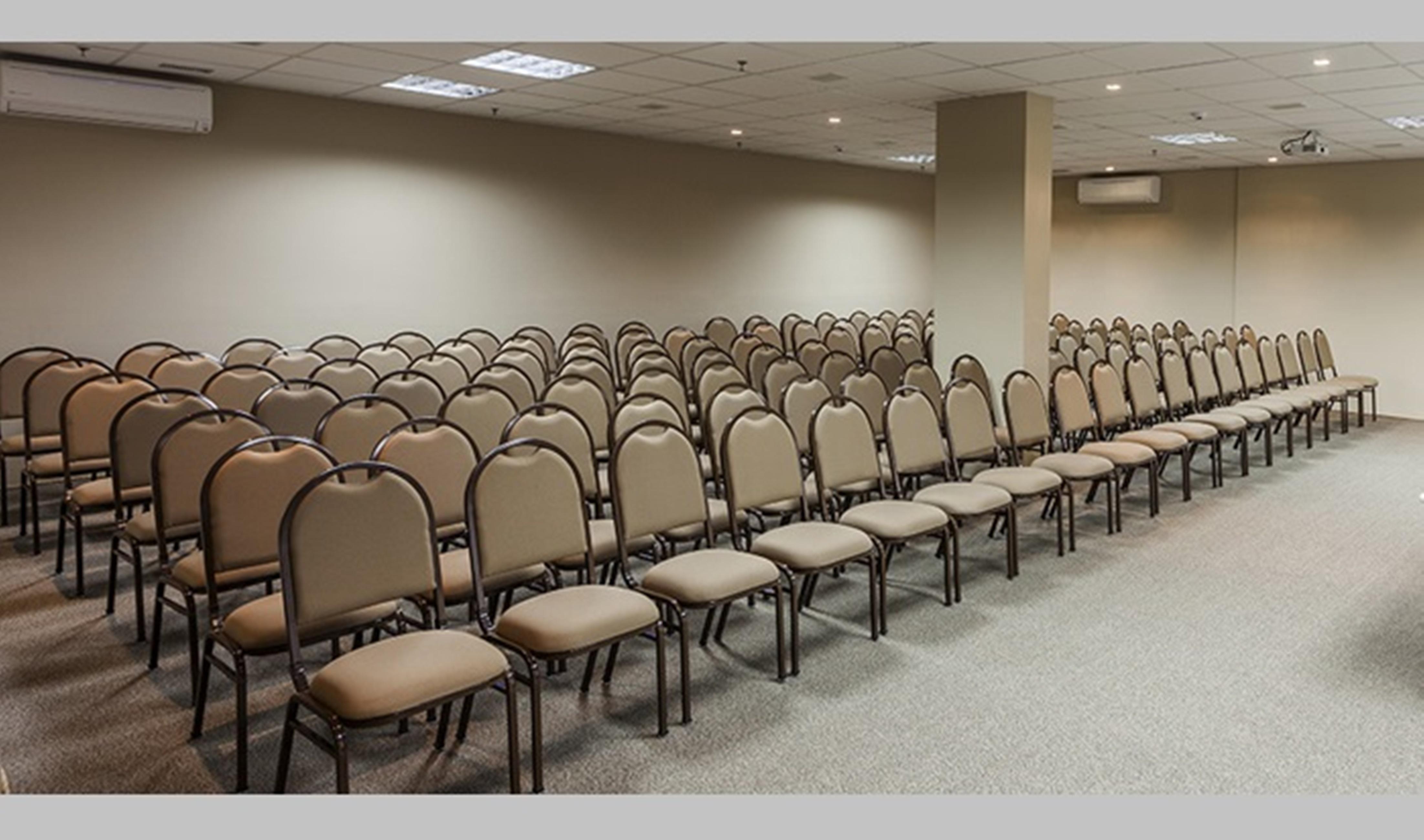 Jade Hotel Brasília Eksteriør billede Banquet chairs