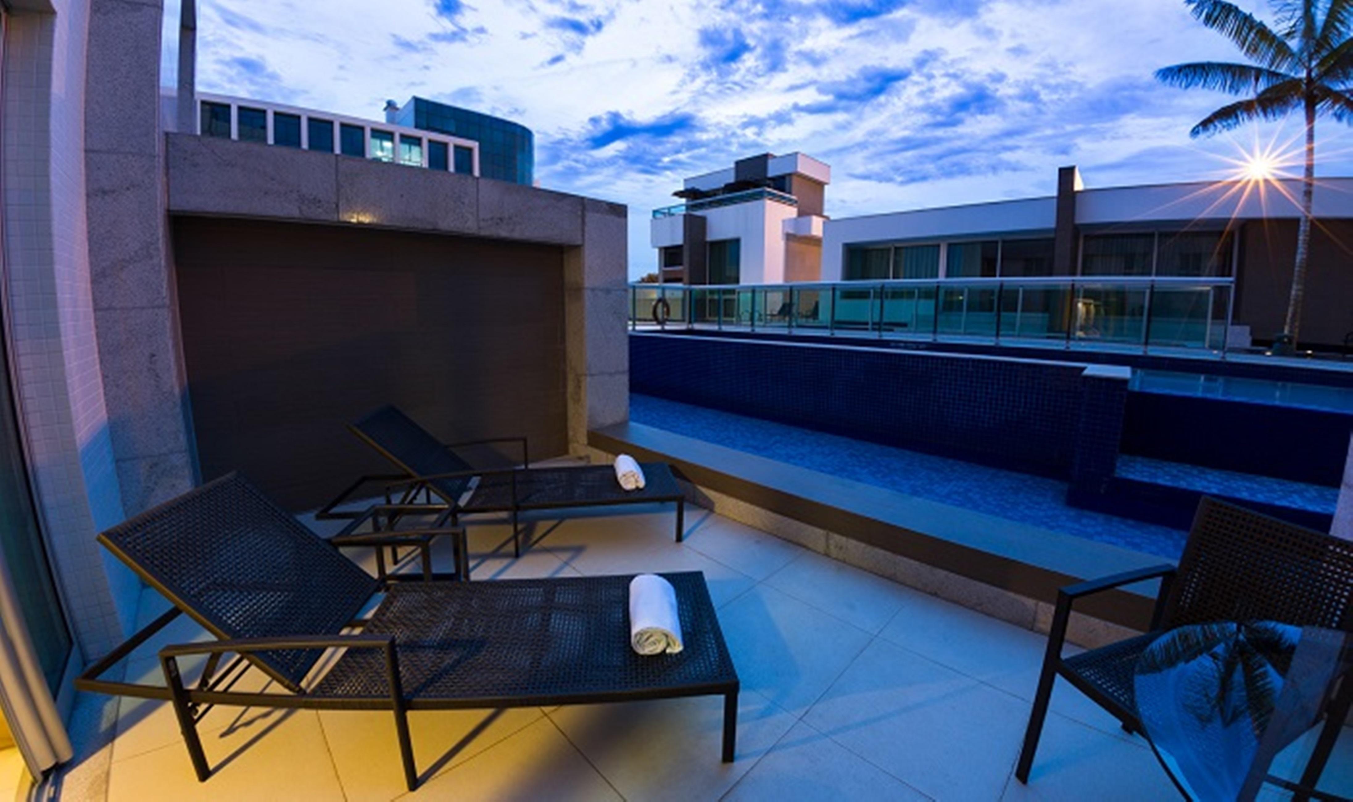 Jade Hotel Brasília Eksteriør billede Rooftop pool at the hotel