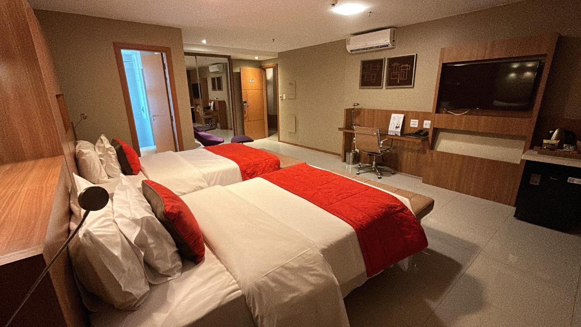 Jade Hotel Brasilia Candangolandia Eksteriør billede A room at the hotel